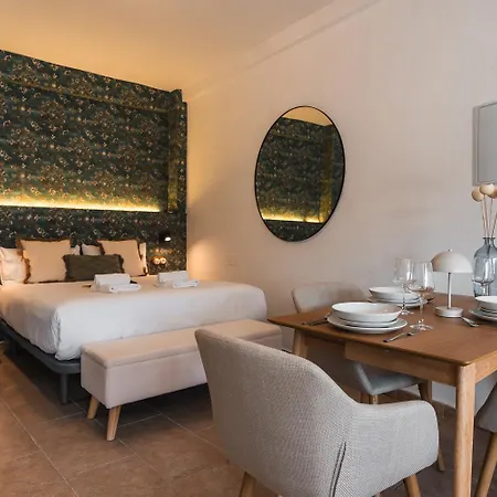 Carmen Guinea Alhambra Views *