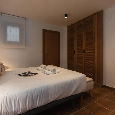 Carmen Guinea Alhambra Views *