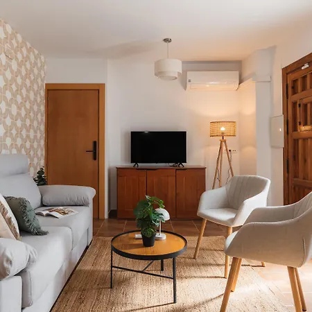 Carmen Guinea Alhambra Views * Granada